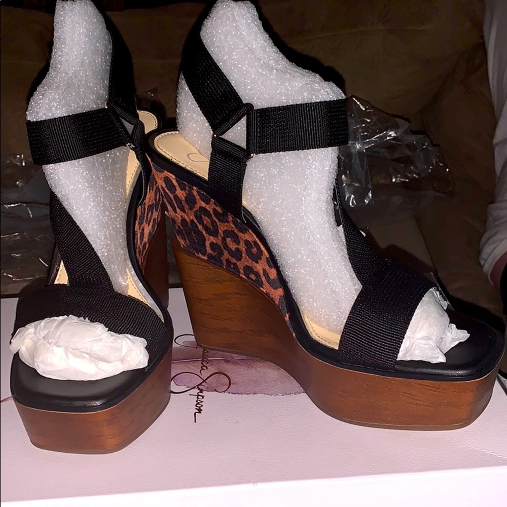 Brand new Jessica Simpson wedges
